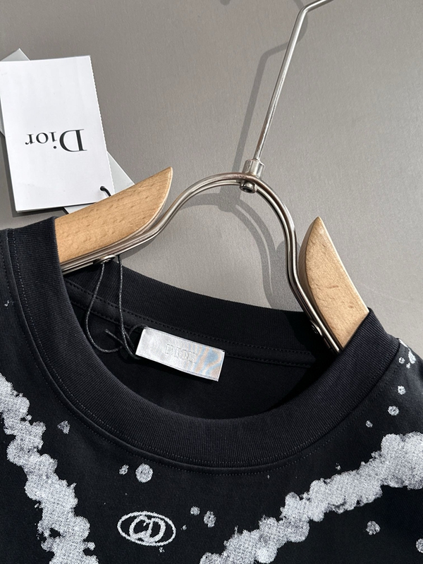 ブランドTシャツ側面デザイン